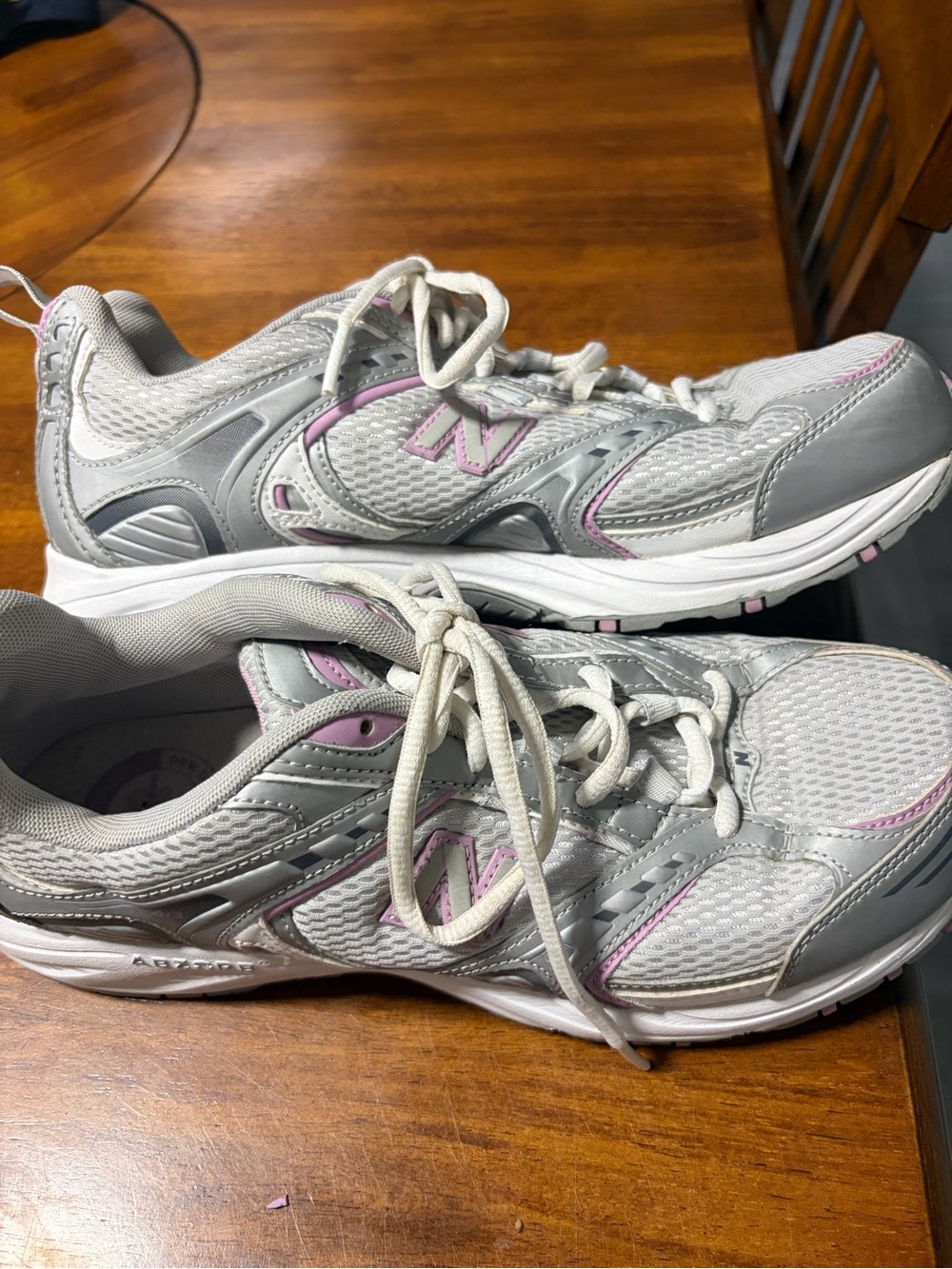 New Balance Women's Gray and Pink Athletic Sneakers